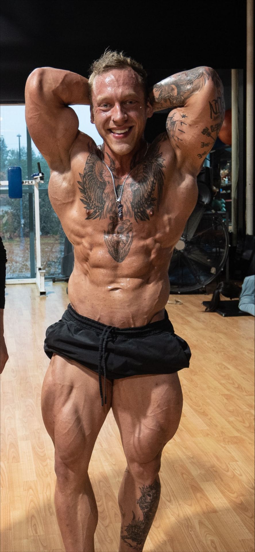 Colton Britzius lean and mid-set in his gym